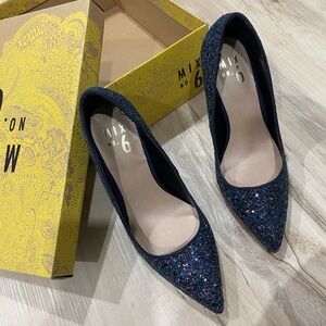Mix N. 6, Navy Sparkle Pump, Size 6, Good Condition, Worn Once